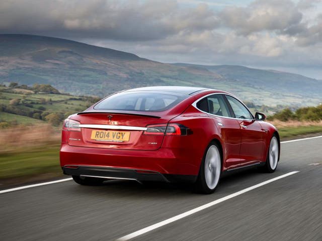 Tesla Model S 7.0, car review: Hi-tech luxury saloon switches to ...