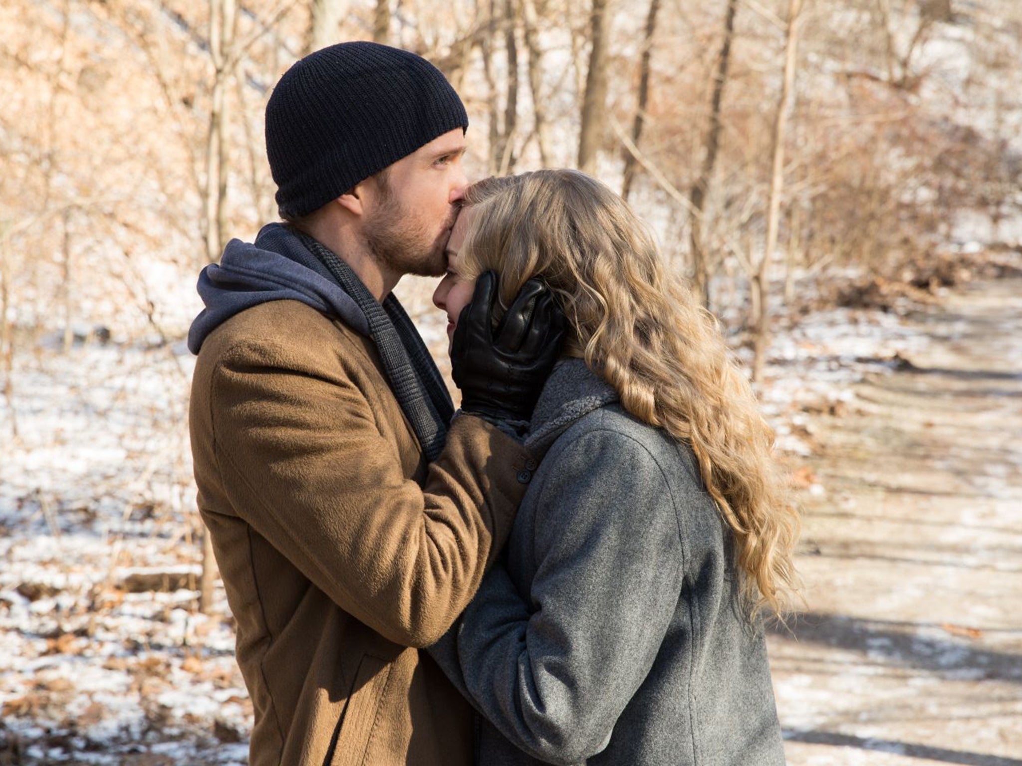 Aaron Paul and Amanda Seyfried in ‘Fathers and Daughters’