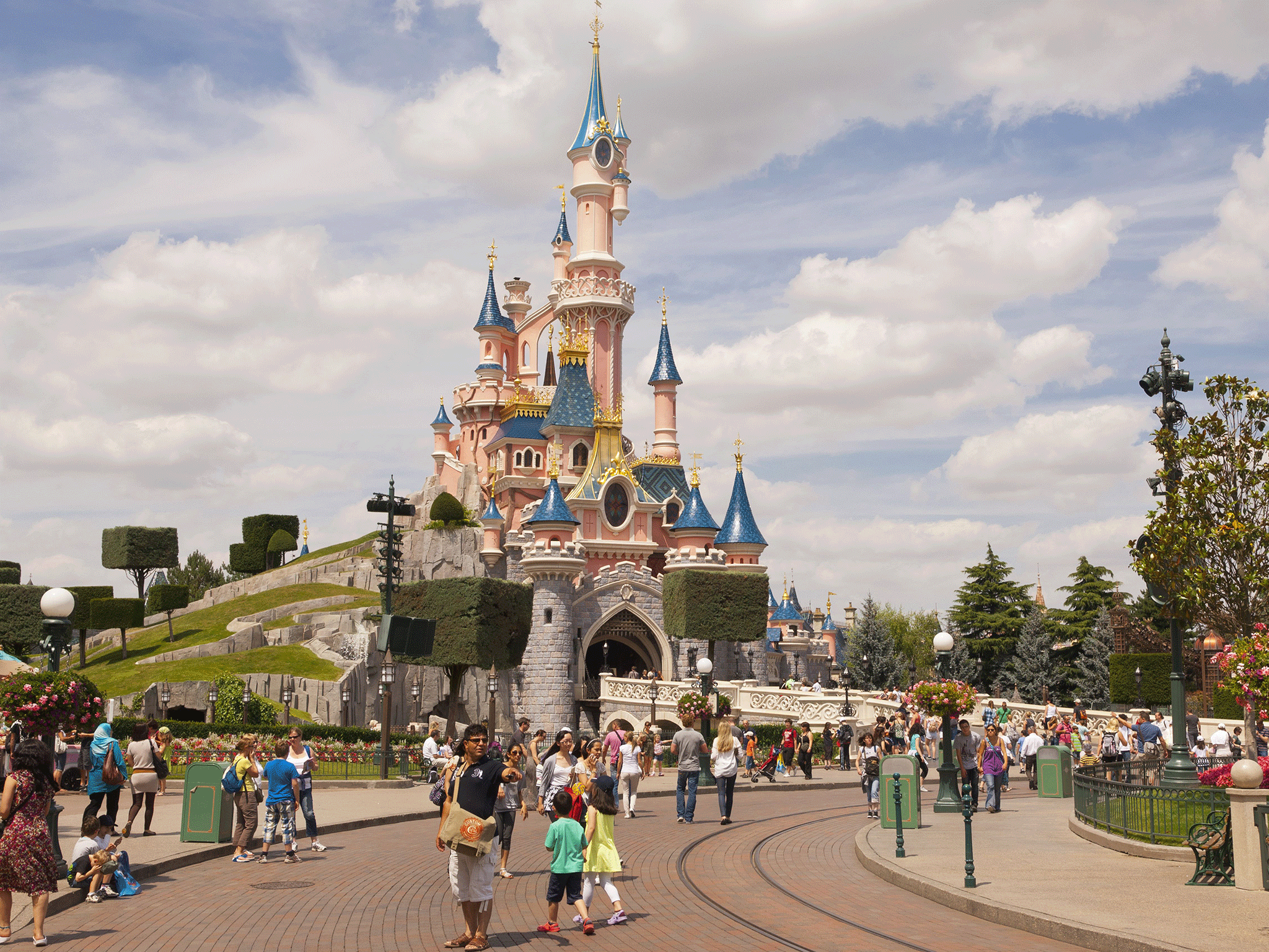 Officials at Disneyland Paris have said that its theme parks will not open in support of the victims of the "horrendous attacks".