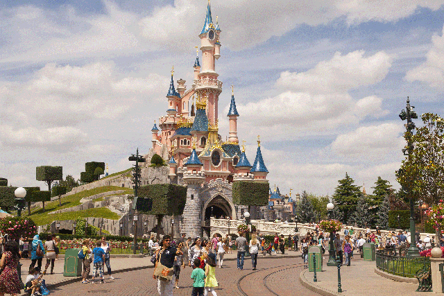 Officials at Disneyland Paris have said that its theme parks will not open in support of the victims of the "horrendous attacks".