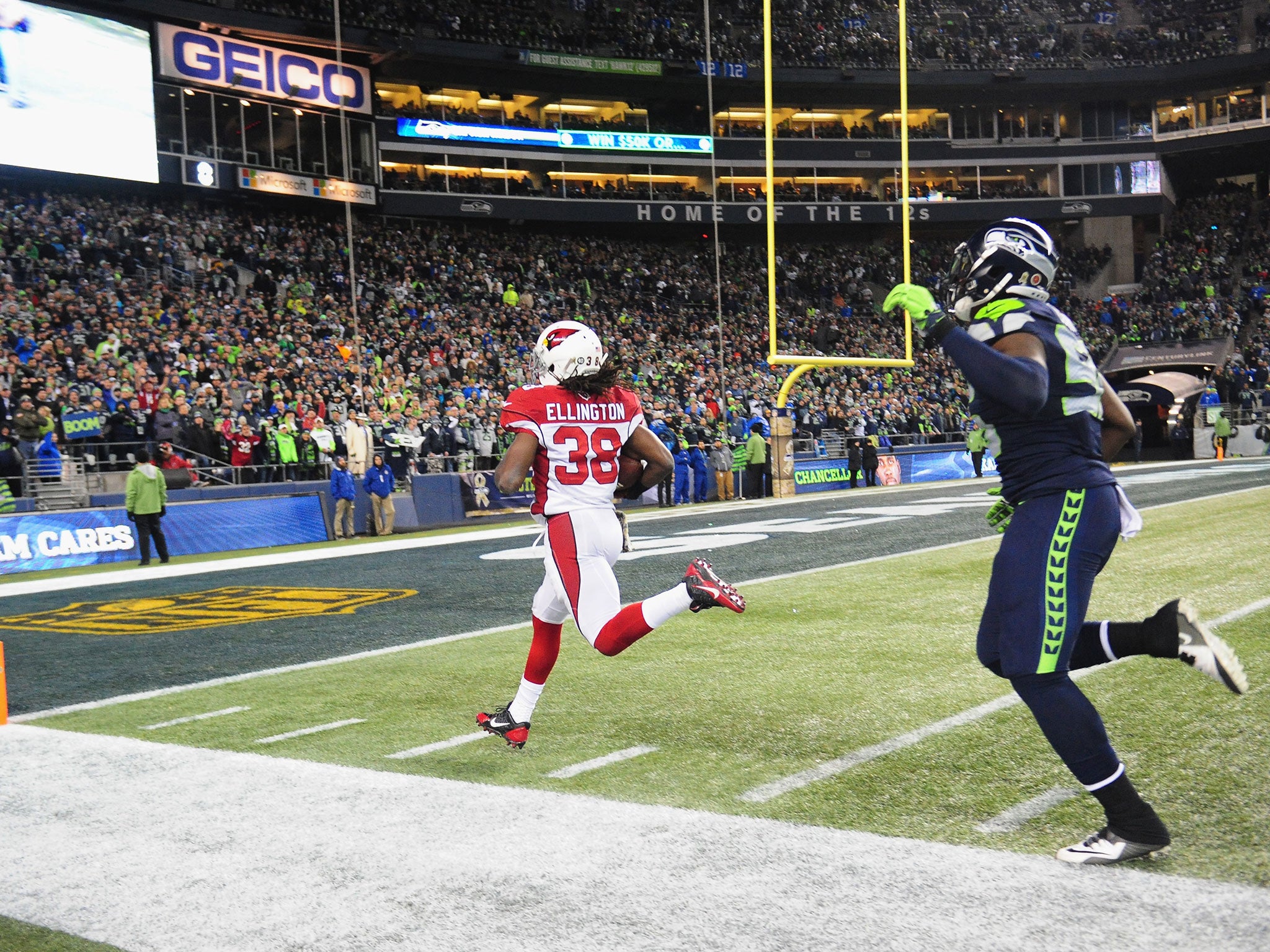 Andre Ellington scored the decisive touchdown as the Arizona Cardinals beat the Seattle Seahawks