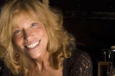 Carly Simon revealed who 'You're So Vain' is about, so should others?