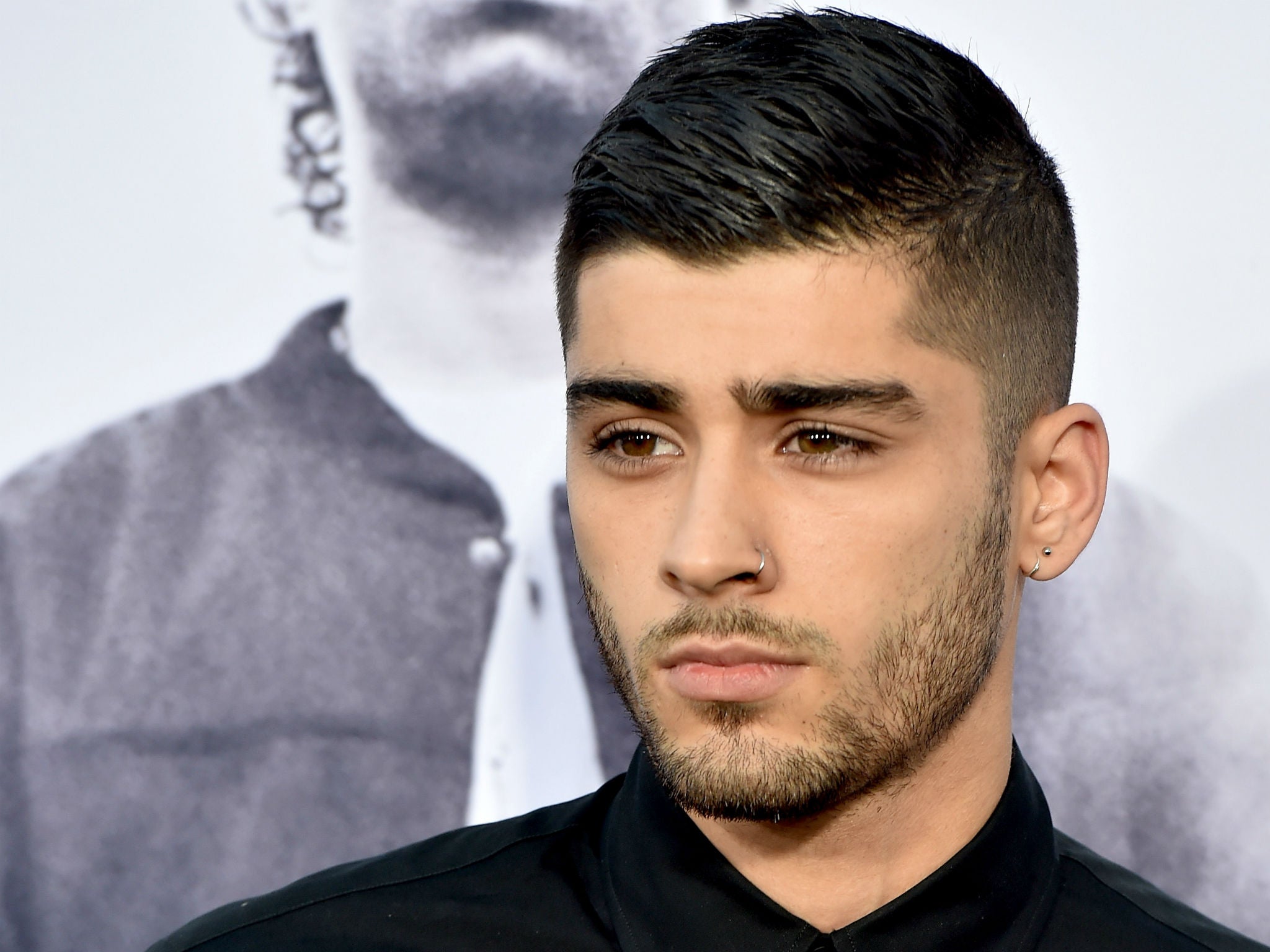 Zayn Malik Cut Off By One Direction Fans After Louis Tomlinson