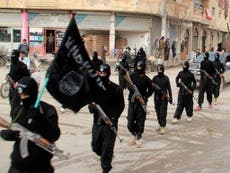 Isis fortifies Raqqa as it braces for an international assault