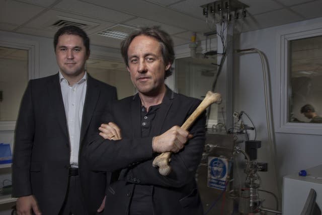Prof Tom Higham [r]and Dr George Kazan in the Oxford Radiocarbon accelerator unit