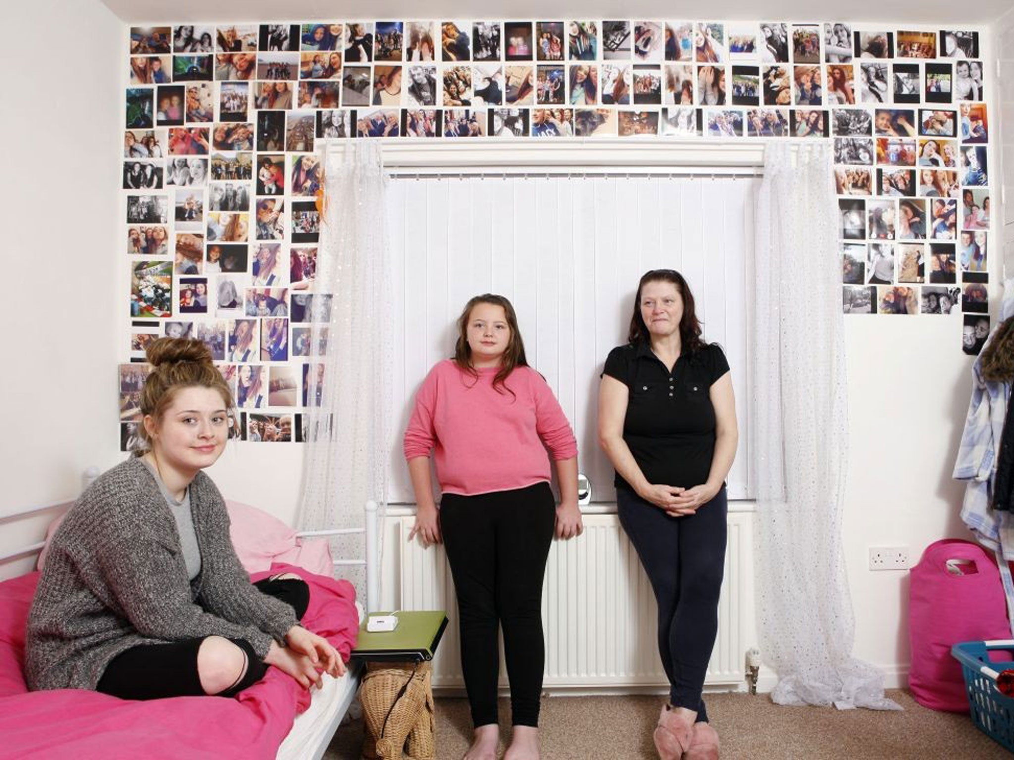 &#13;
Linda (right) – with her granddaughters Chloe and Tierney – found support through Turn2us she didn’t know existed &#13;