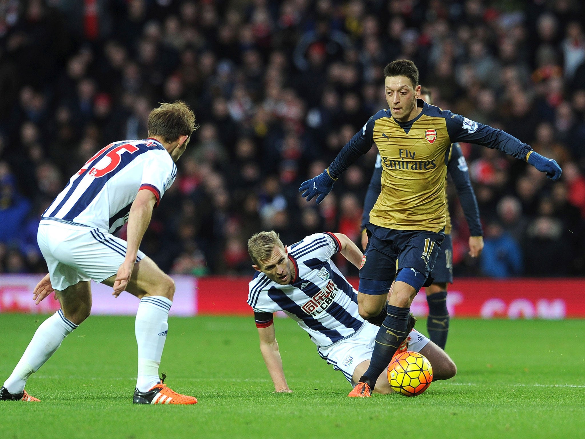 Mesut Ozil registered an assist for the seventh straight match in the Premier League