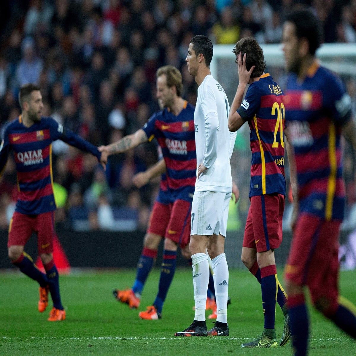 Lionel Messi lost a shoe, then danced past Real Madrid for an