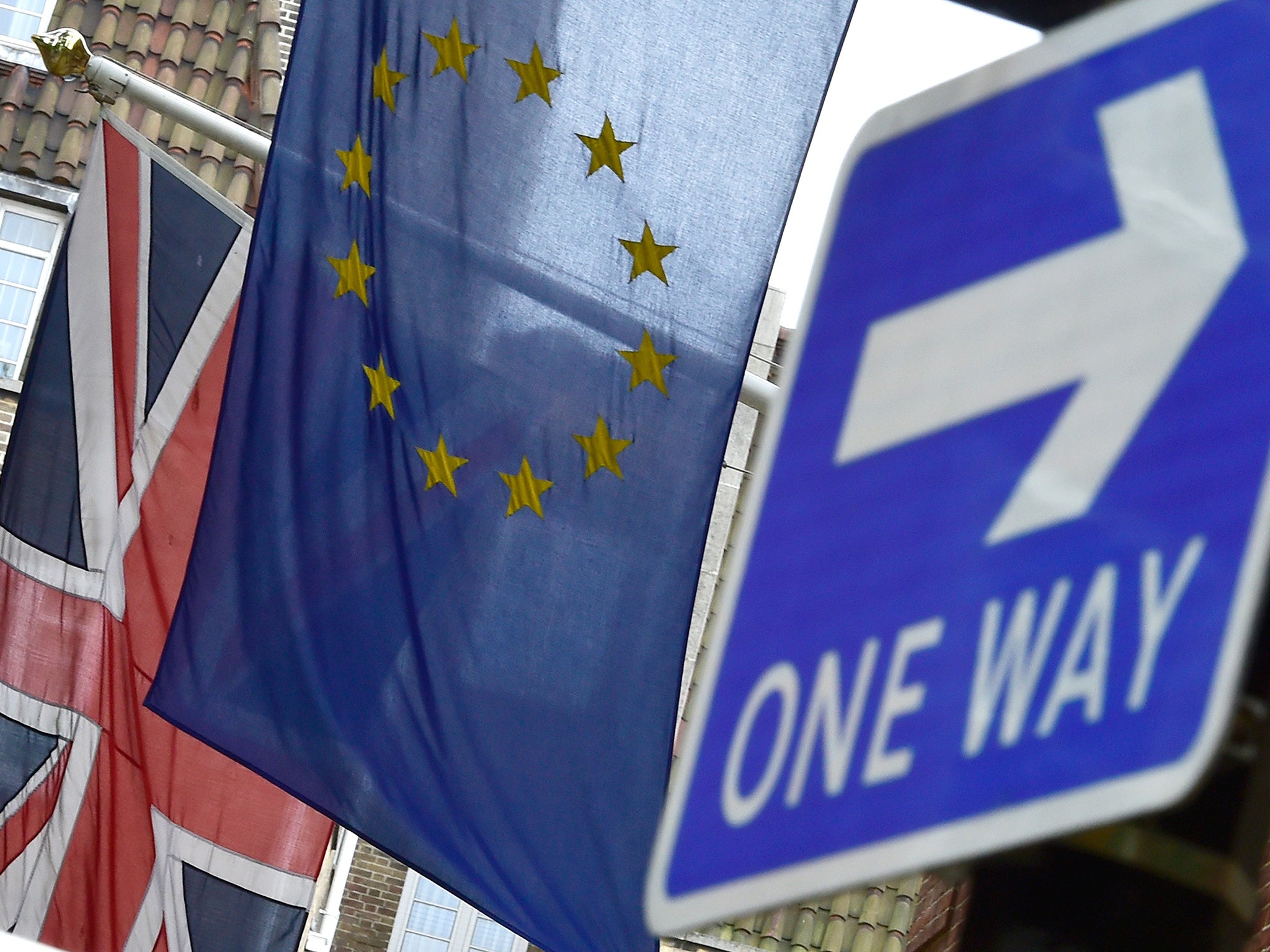 According to a new survey, 52 per cent of people say Britain should leave the EU, while 48 per cent want to remain