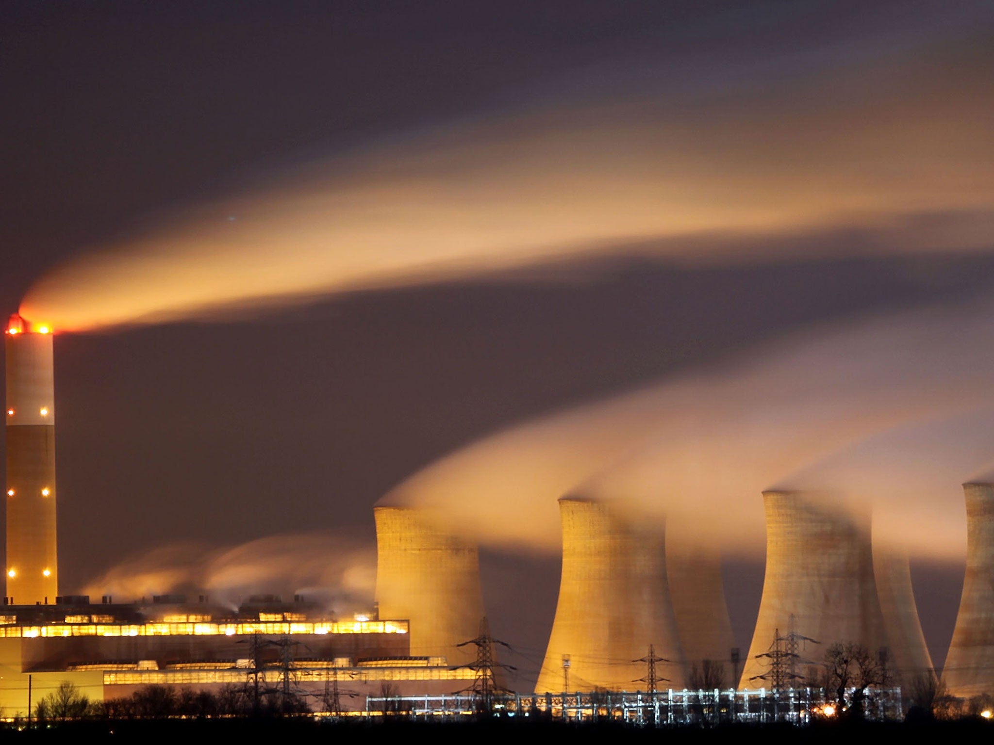 The coal fuelled Cottam power station generates electricity on November 30, 2009 in Retford, Nottinghamshire, United Kingdom