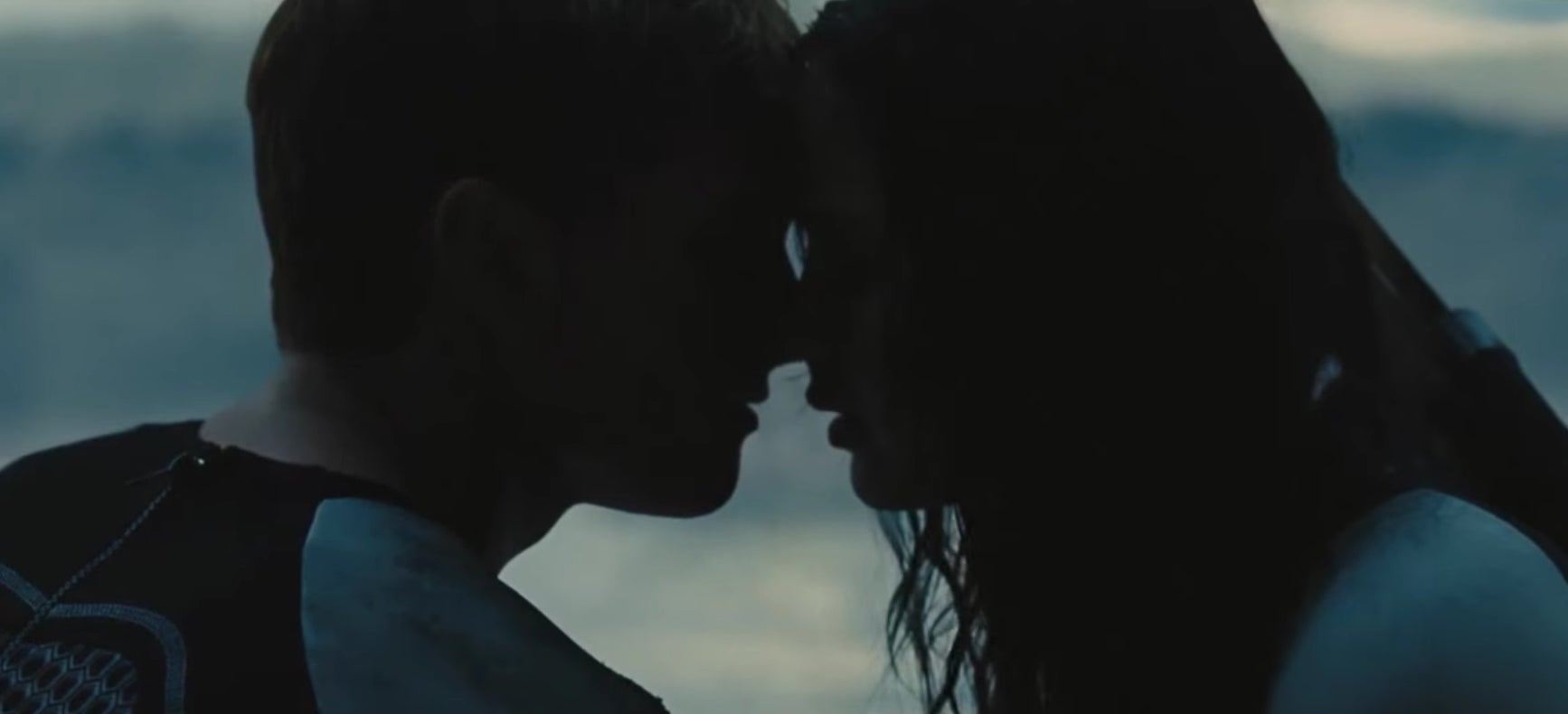 Peeta and Katniss kissing