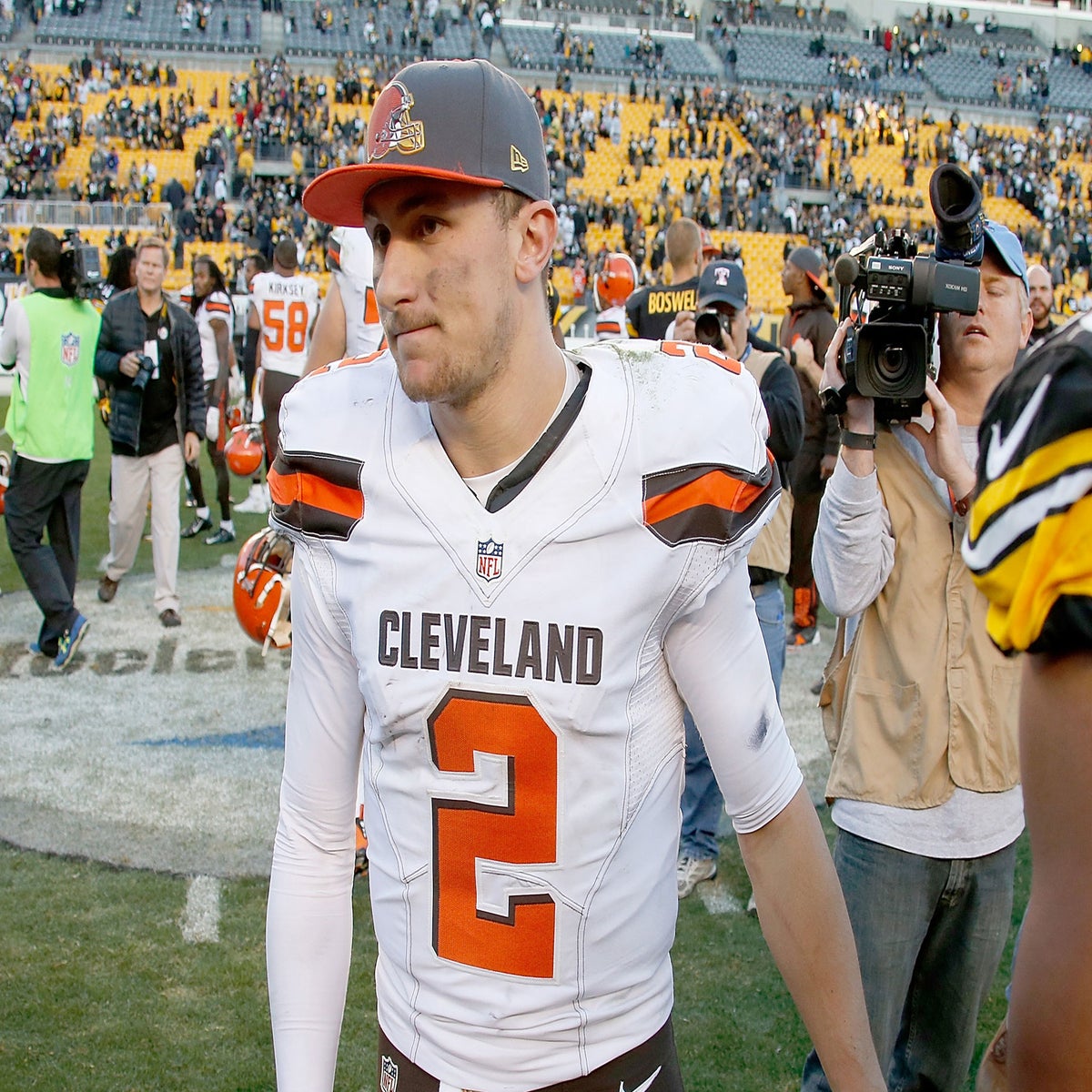 Cleveland Browns Quarterback Johnny Manziel Enters Rehab: Photo