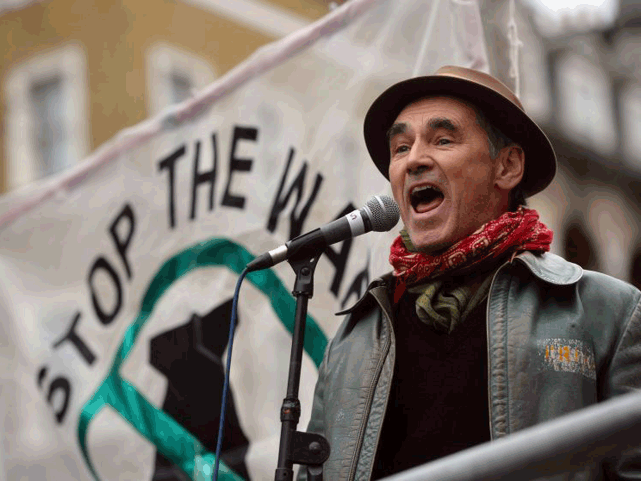 Actor Mark Rylance addressed the crowd PA