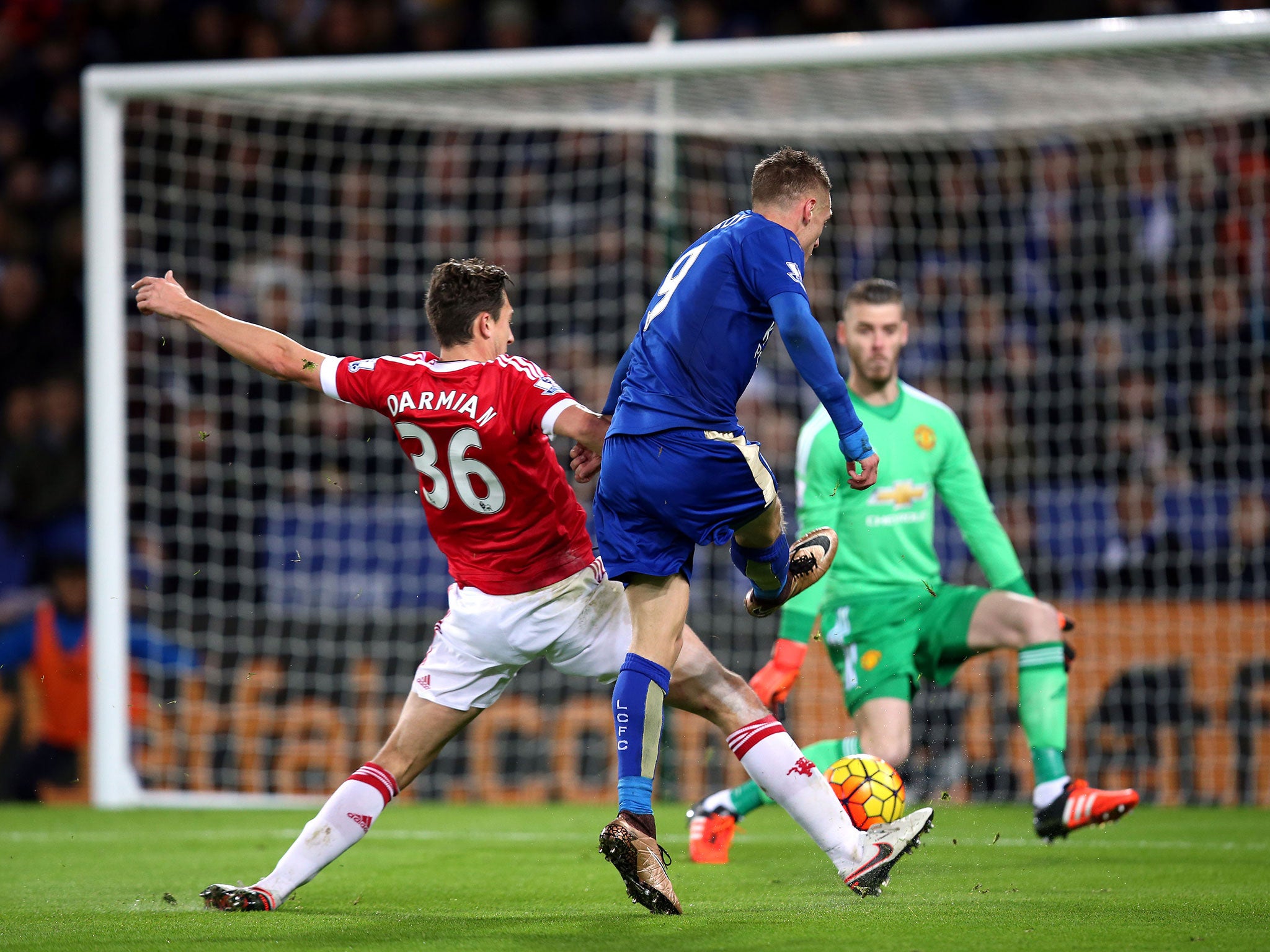 Jamie Vardy scores for Leicester against Manchester United