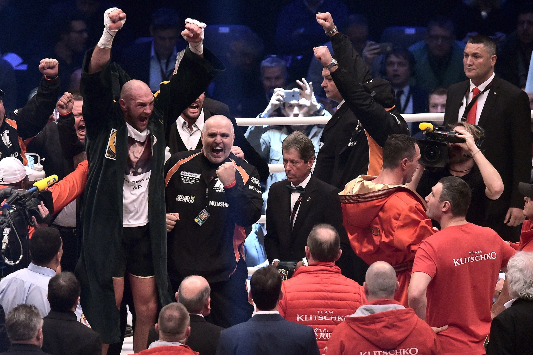 Tyson Fury celebrates his victory over Wladimir Klitschko