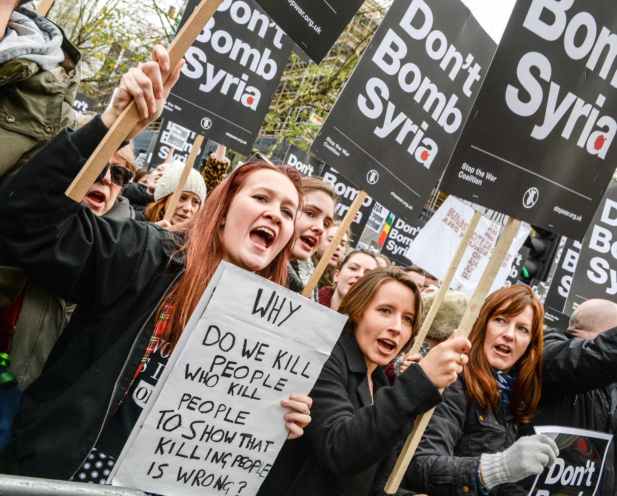 Londoners protest against bombing Syria