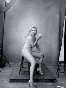 Amy Schumer sends powerful body image message with Pirelli image