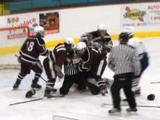 Referee 'hits' player in ice hockey game, gets mauled by teammates