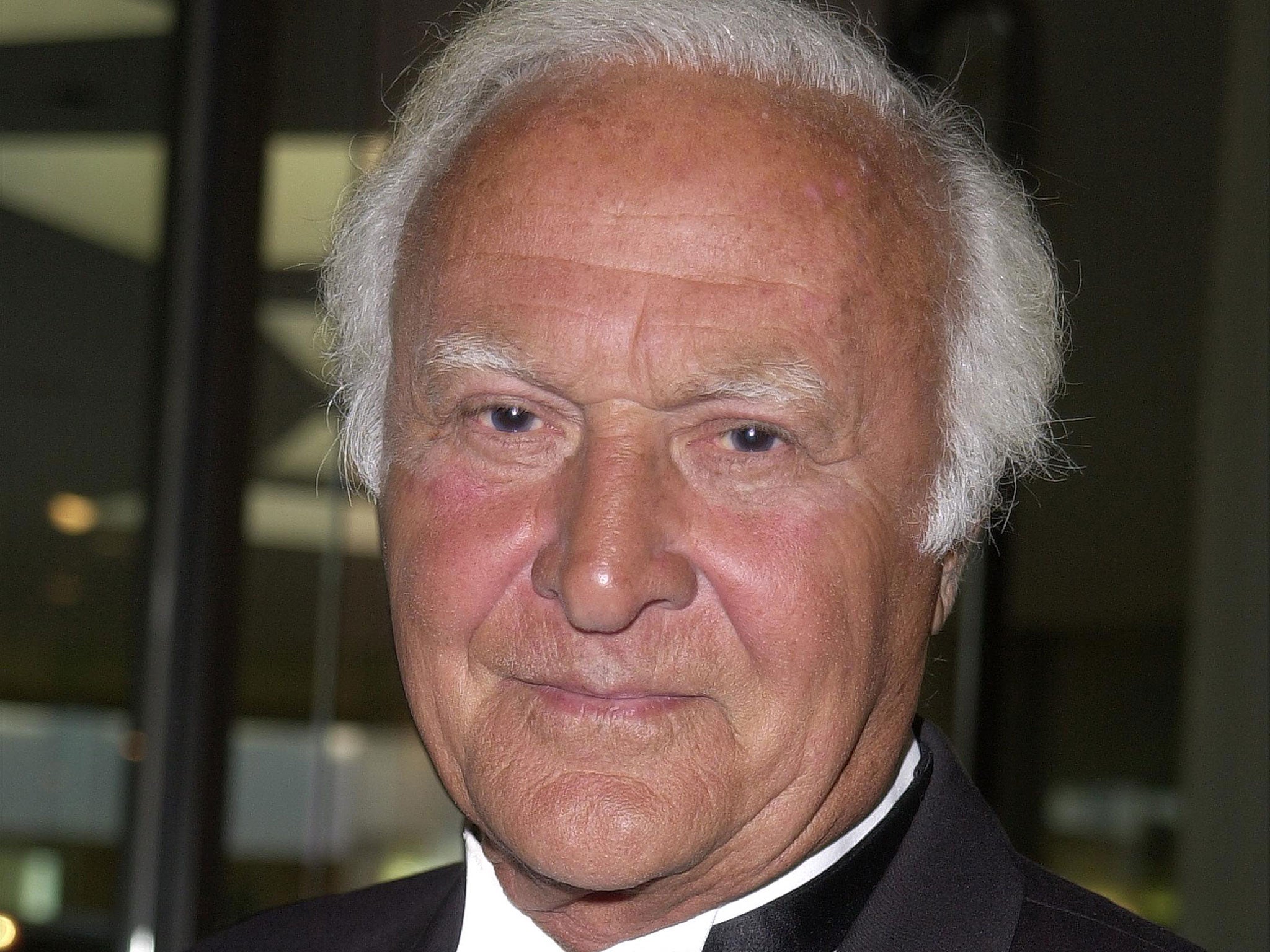 Actor Robert Loggia attends the 10th Annual Ella Awards 25 April, 2001 in Beverly Hills, California