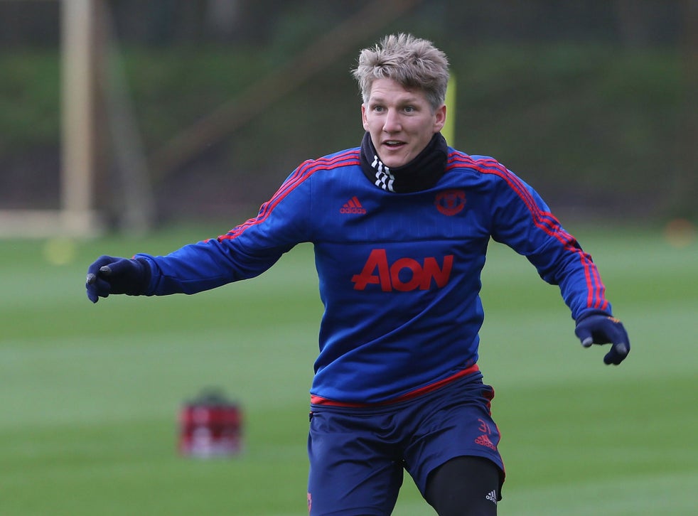 Bastian Schweinsteiger can replace Wayne Rooney in crucial Champions