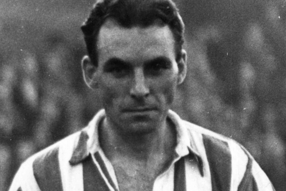 Johnny Paton: Energetic left-winger believed to be the oldest surviving ...