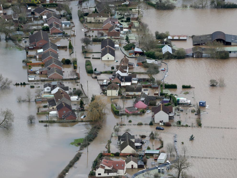 UK flooding: Were the ‘lessons of 2014’ ever learnt? | The Independent ...