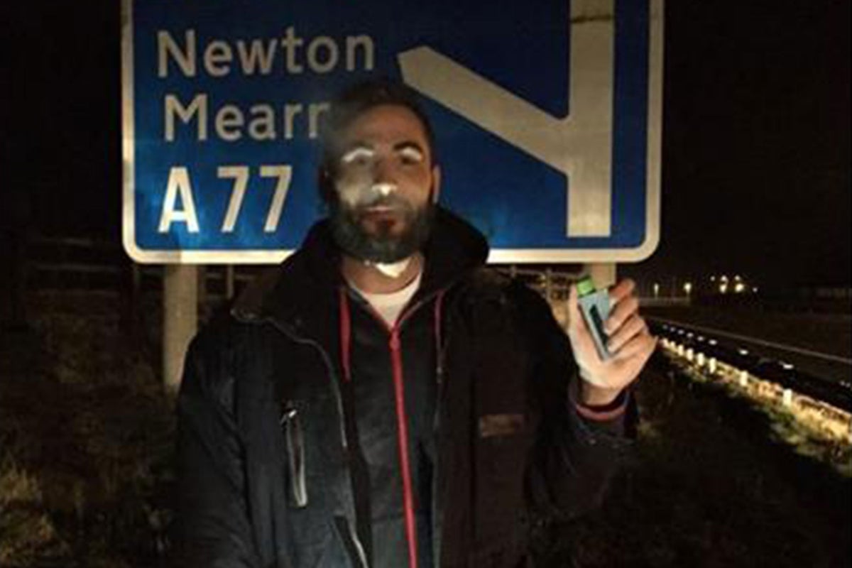 Motorway closed by police in security alert after bearded man's e-cigarette mistaken for a bomb