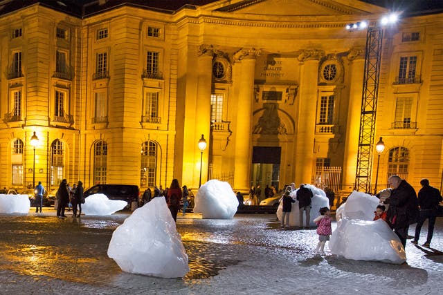 An art installation made with parts of Greenland's ice cap, in front of the Pantheon in Paris