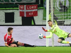Analysis: De Gea the star player on awful night for Man Utd 