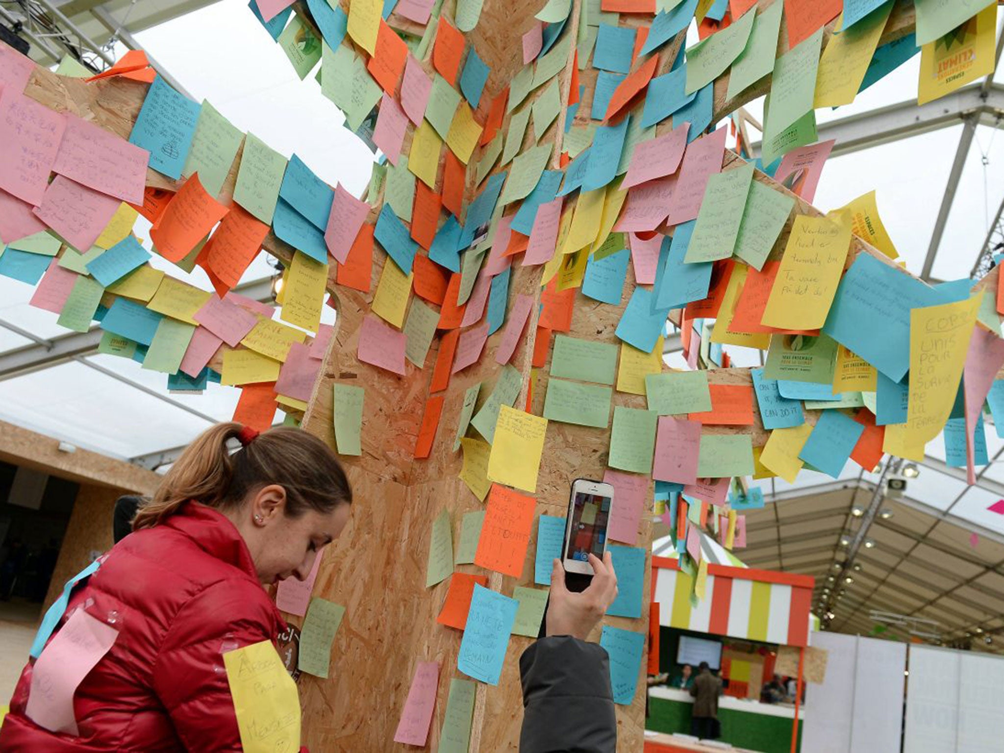 An installation at COP21 called the "solutions tree", where people are invited to post ideas and solutions to problems posed by climate change