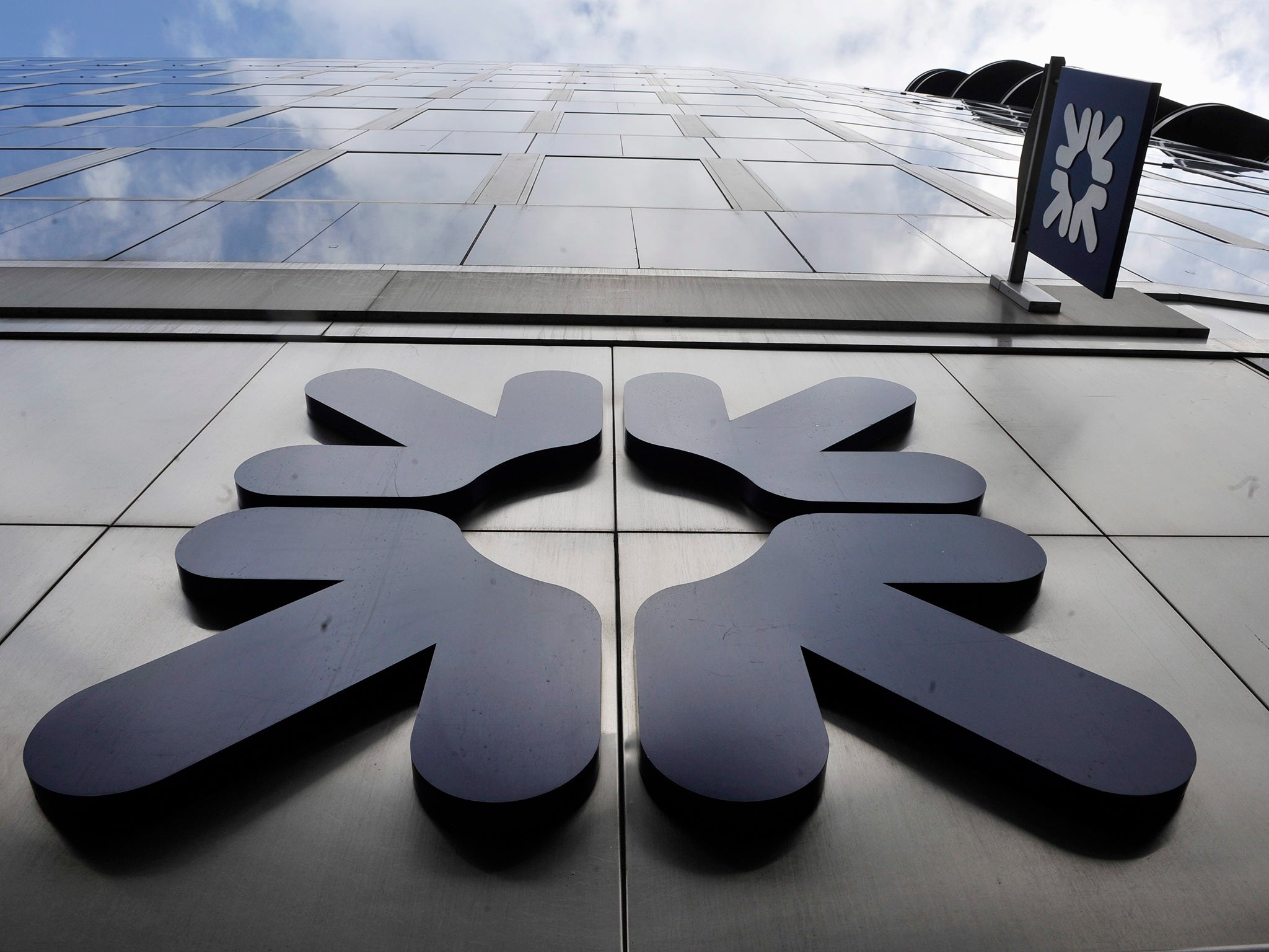 RBS to report a loss in 2015 after setting aside more money for mistakes
