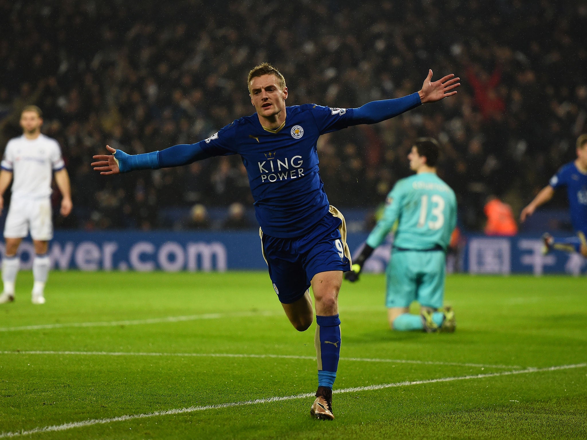 Jamie Vardy celebrates his goal