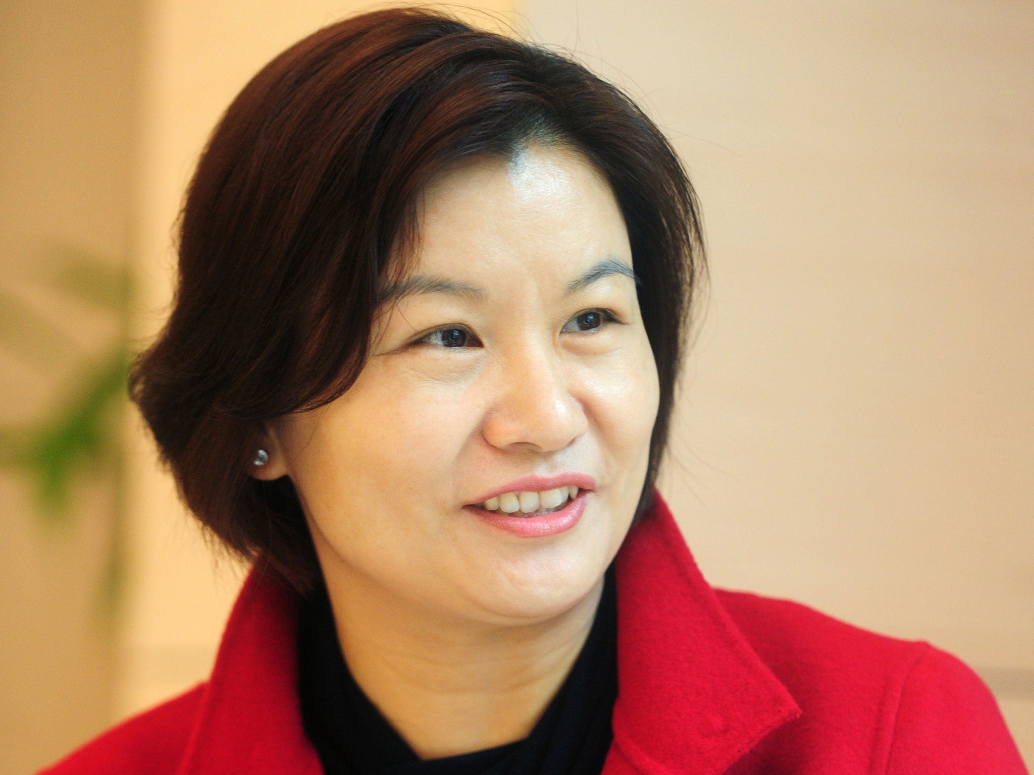Zhou Qunfei, a former factory worker who founded Lens Technology, a company supplying Apple, Samsung and other technological giants with touchscreen glass has become China's richest woma in April 2015 , with a fortune surpassing $8 billion