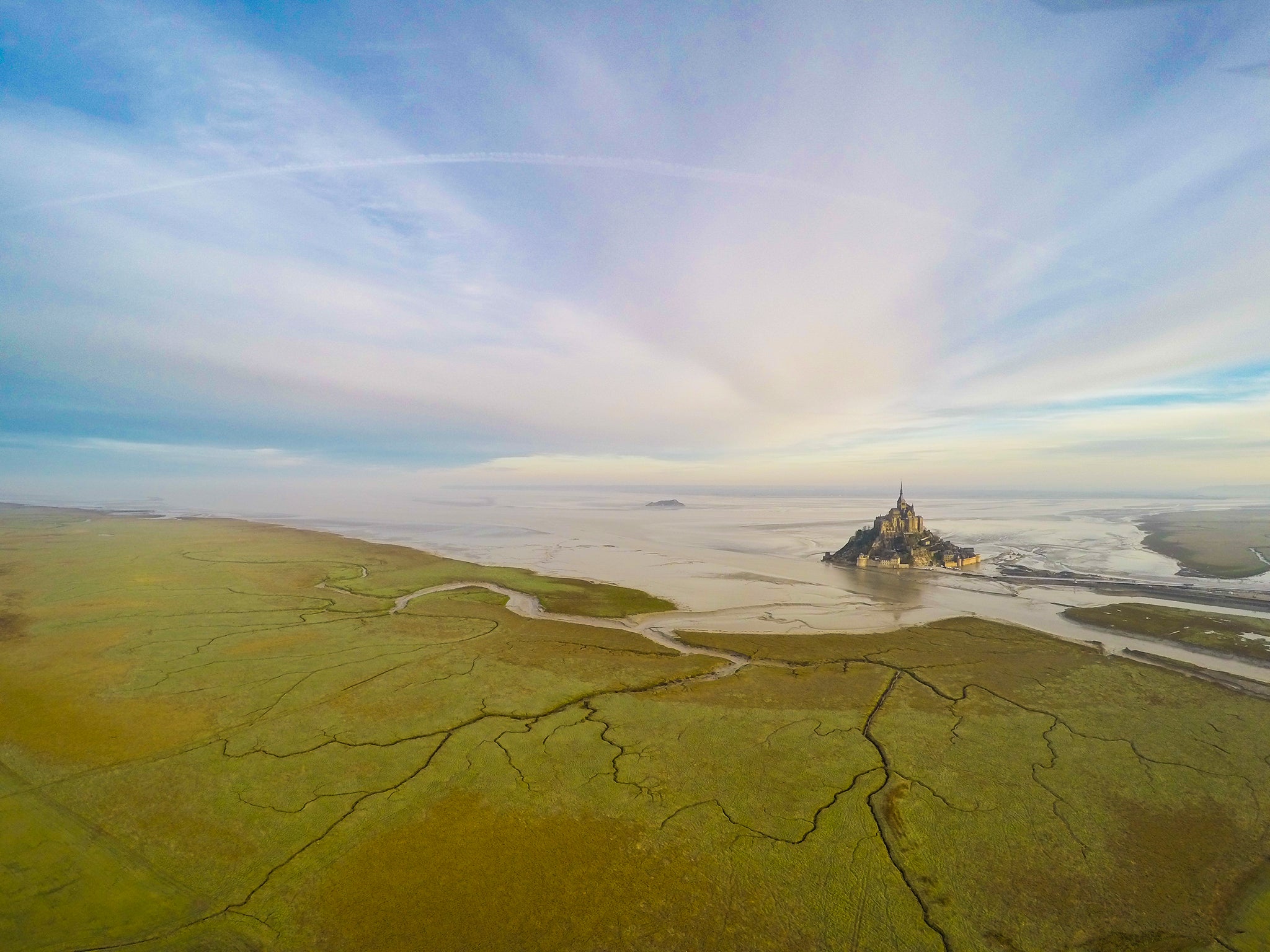 &#13;
Supertide turns Mont-Saint-Michel into an island, by Wanaifilms&#13;