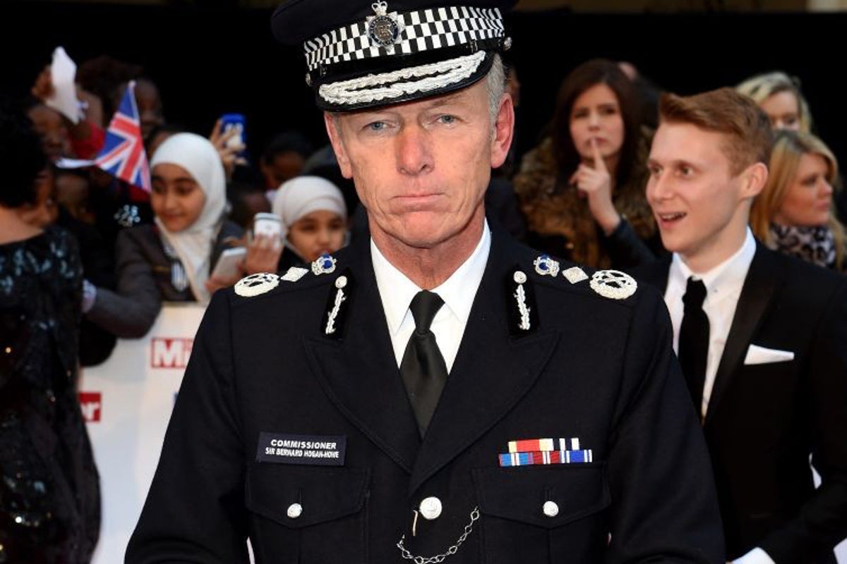 Met Police riot squad at centre of 'overtime fraud' claims ...