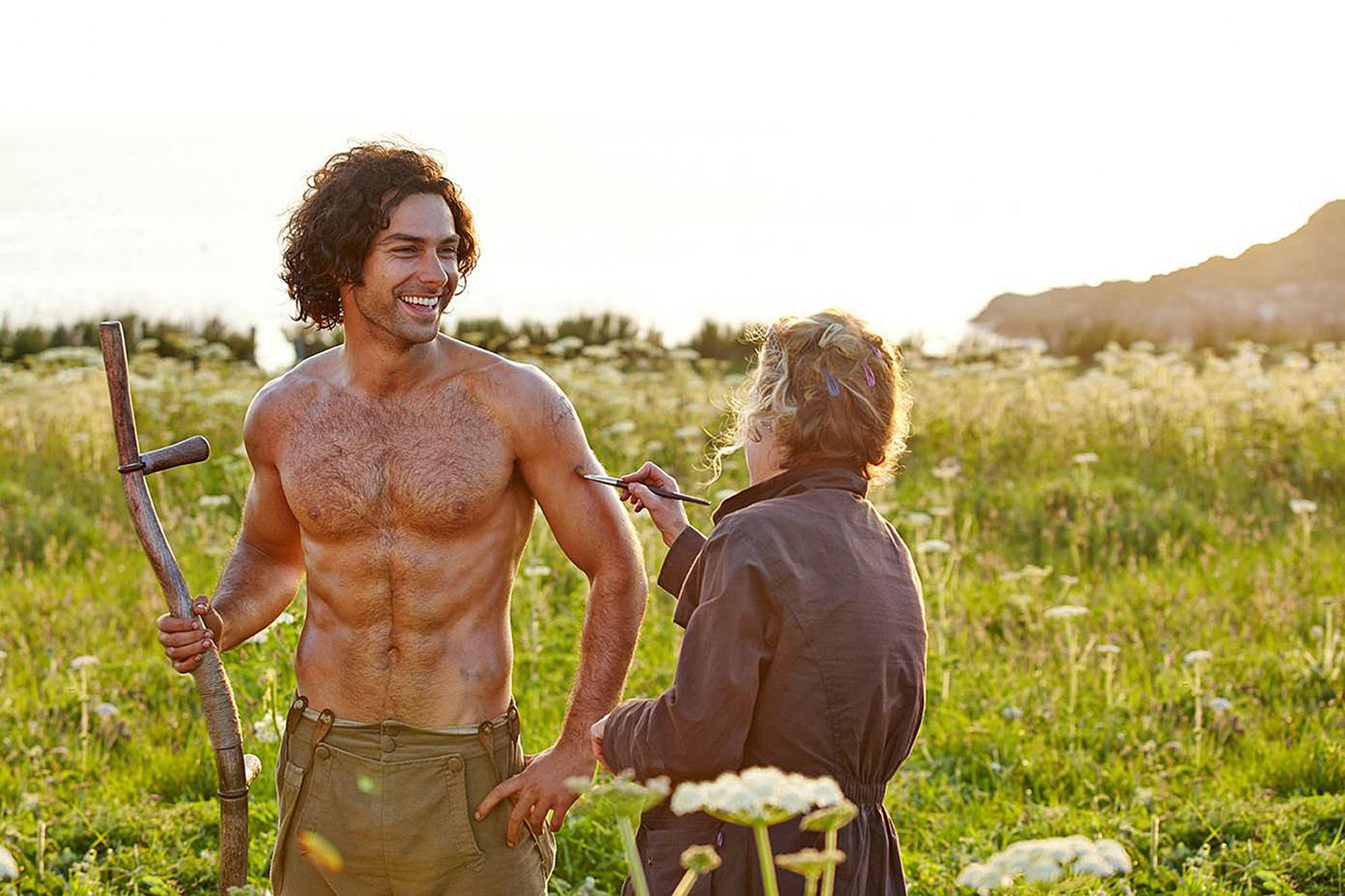 Aidan Turner Topless Poldark Scything Scene Voted Best Tv Moment Of 2015 The Independent 