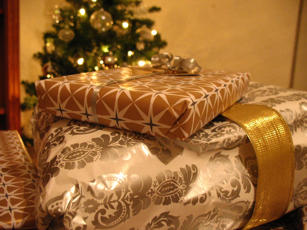Why Cash Is The Worst Christmas Present To Give The Independent The Independent