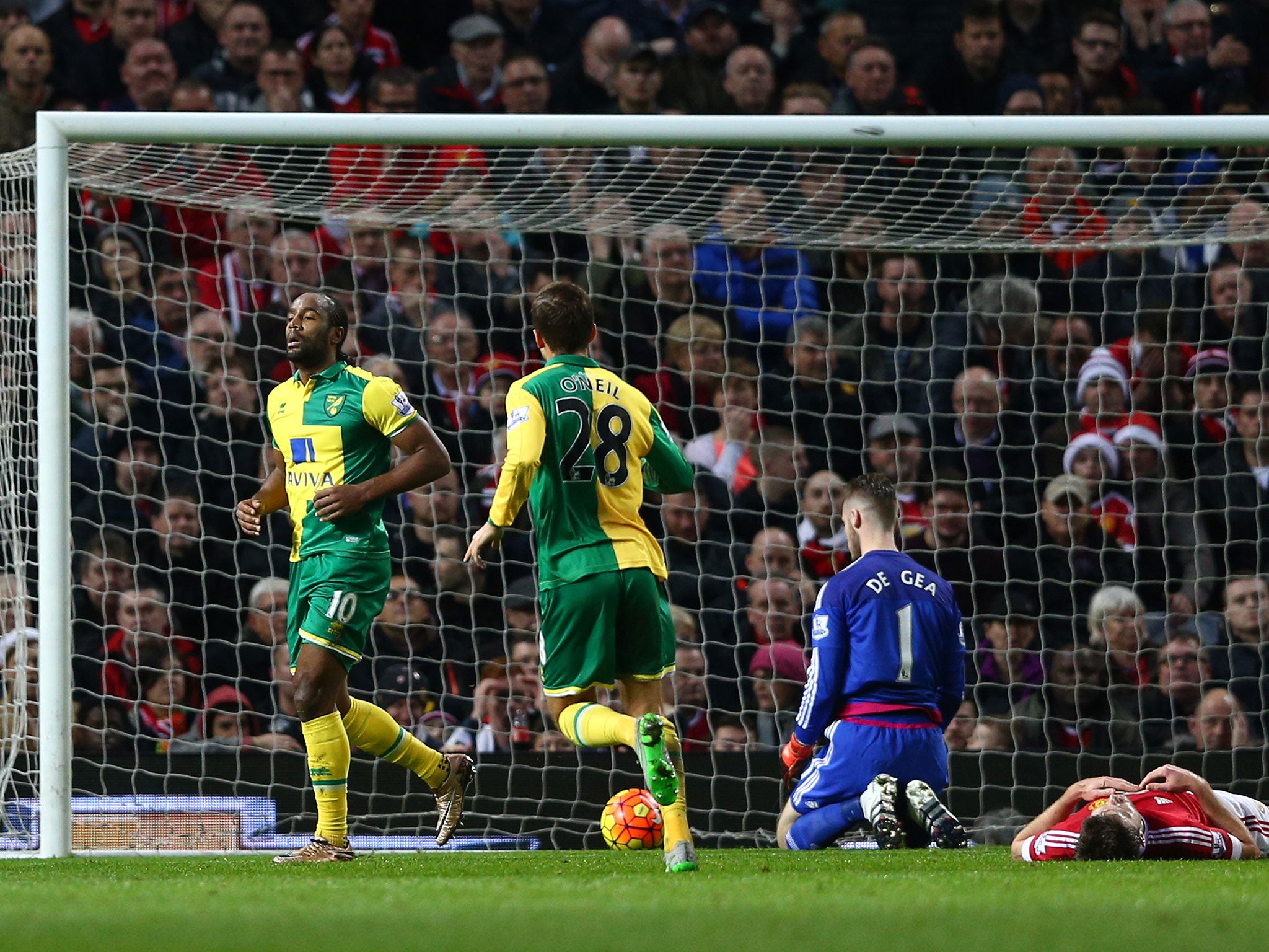 Cameron Jerome scores to put Norwich ahead against Manchester United