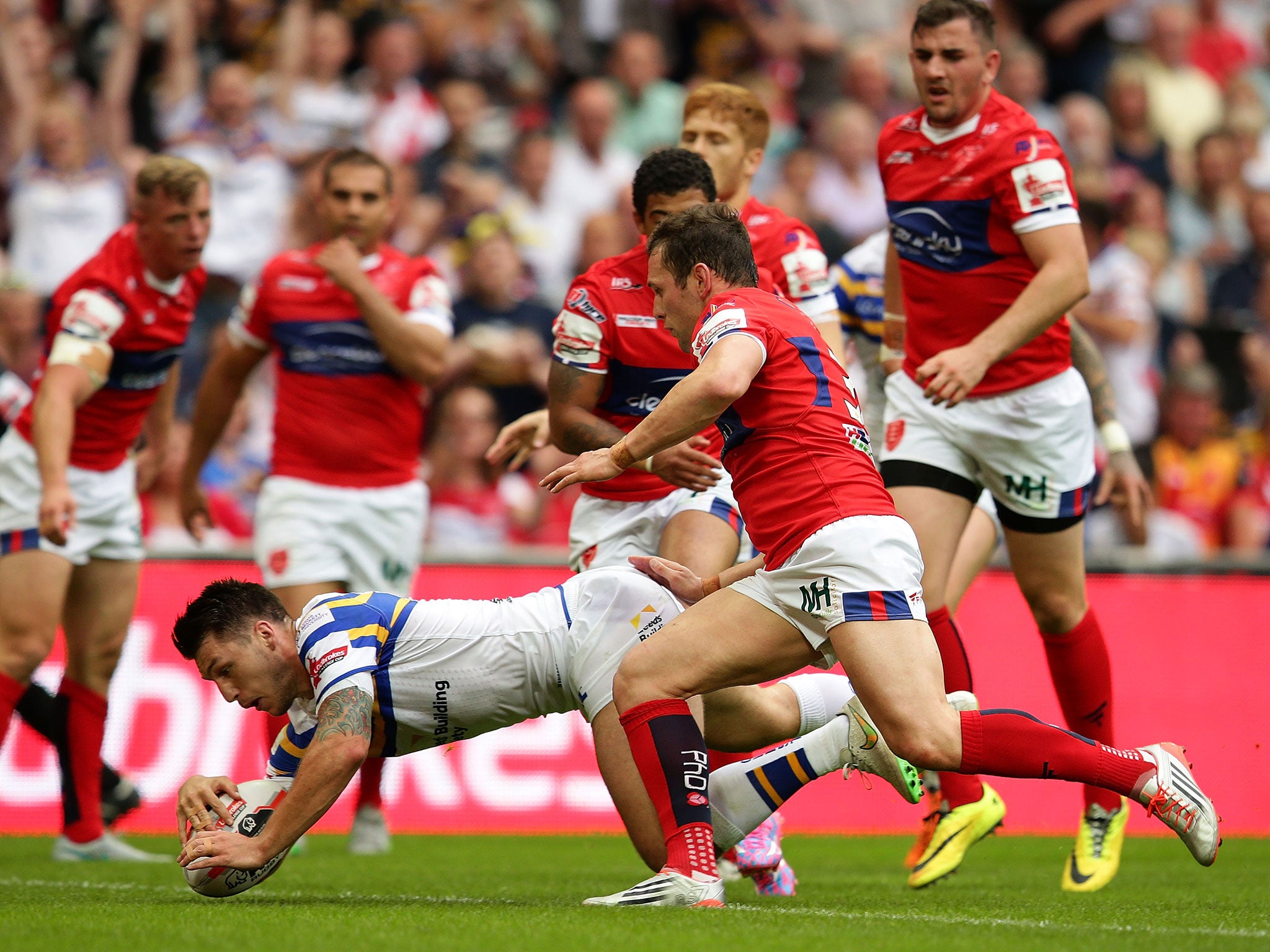 Tom Briscoe scores in the Challenge Cup final