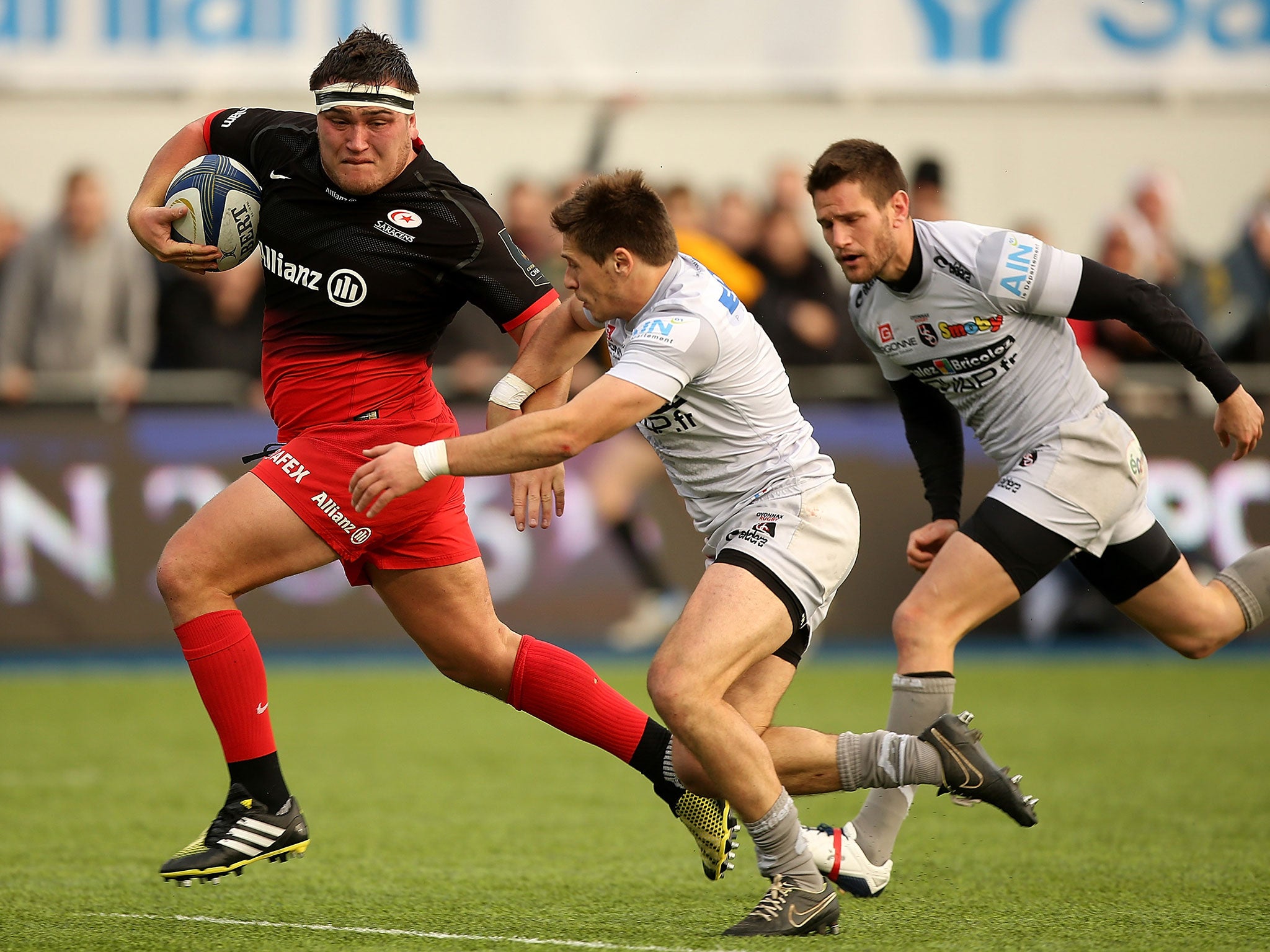 Jamie George breaks away to score a try during Saracens’ win over Oyonnax