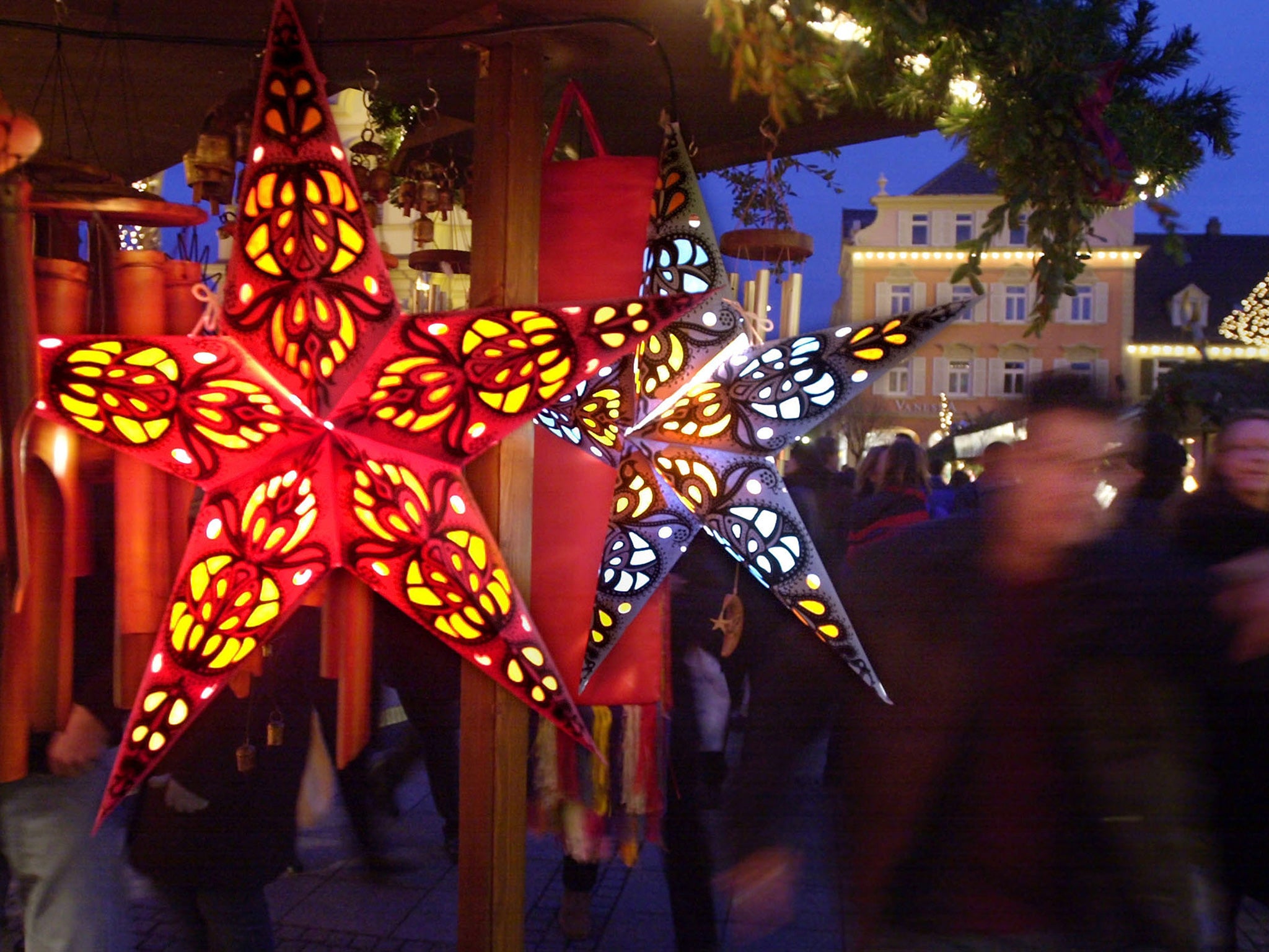 Decorative stars on show in Stuttgart's Christmas market