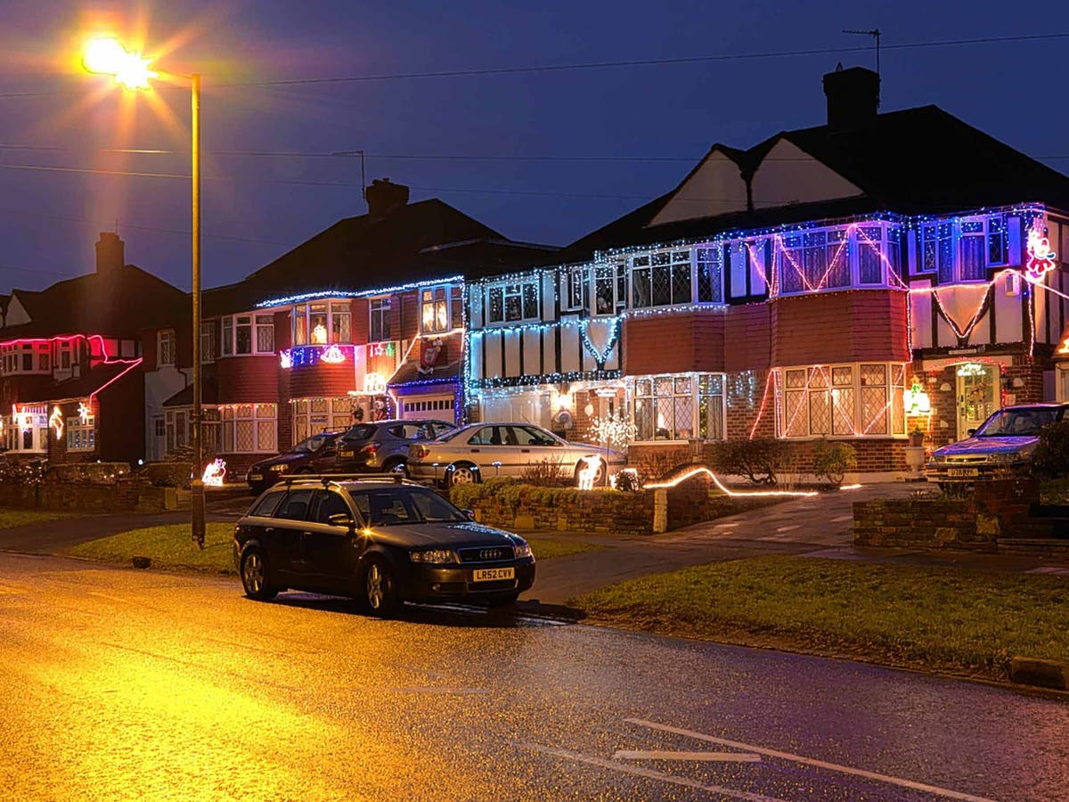 The perfect Christmas Bizarre presents, drunken uncles, collapsing