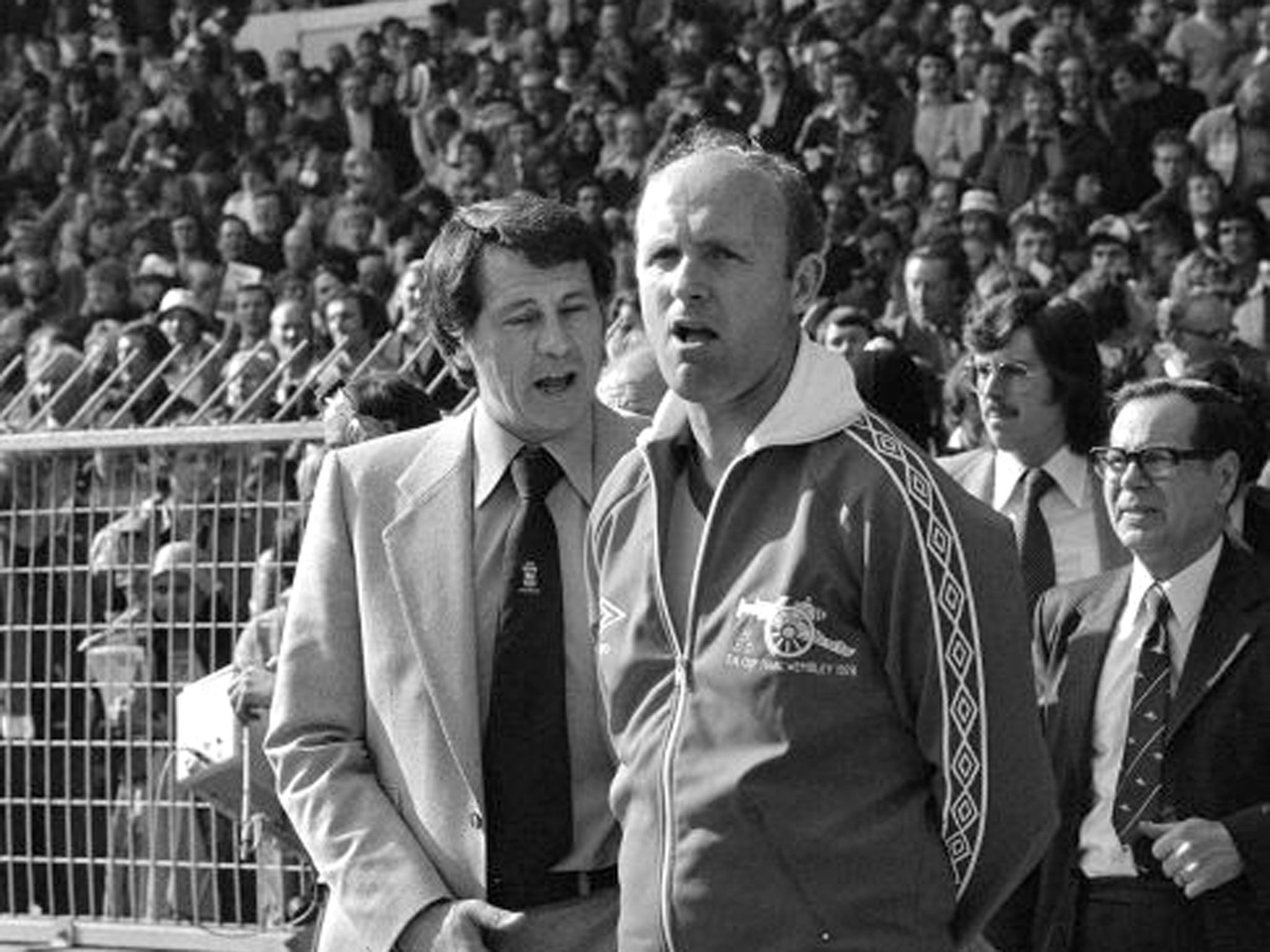 Howe, right, with the then Ipswich manager Bobby Robson during the 1978 FA Cup final