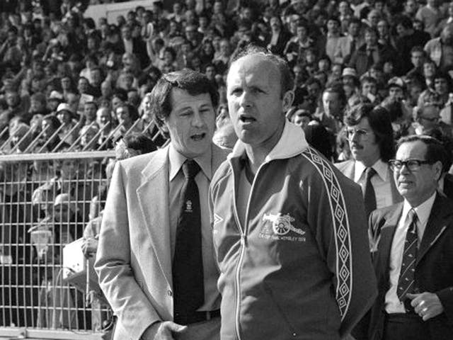 Howe, right, with the then Ipswich manager Bobby Robson during the 1978 FA Cup final