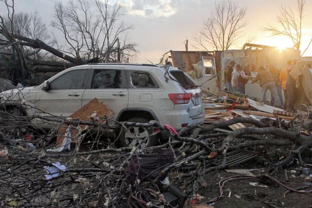 Storm batters house in Mississippi 