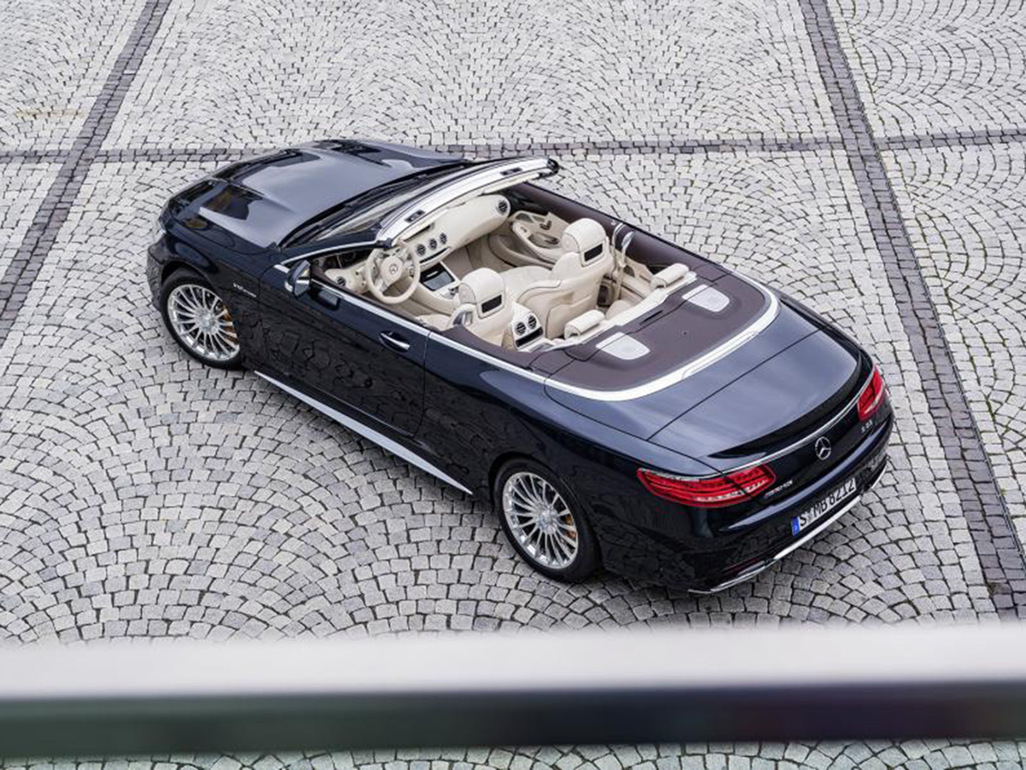 The Cabriolet is 175kg heavier than the Coupe