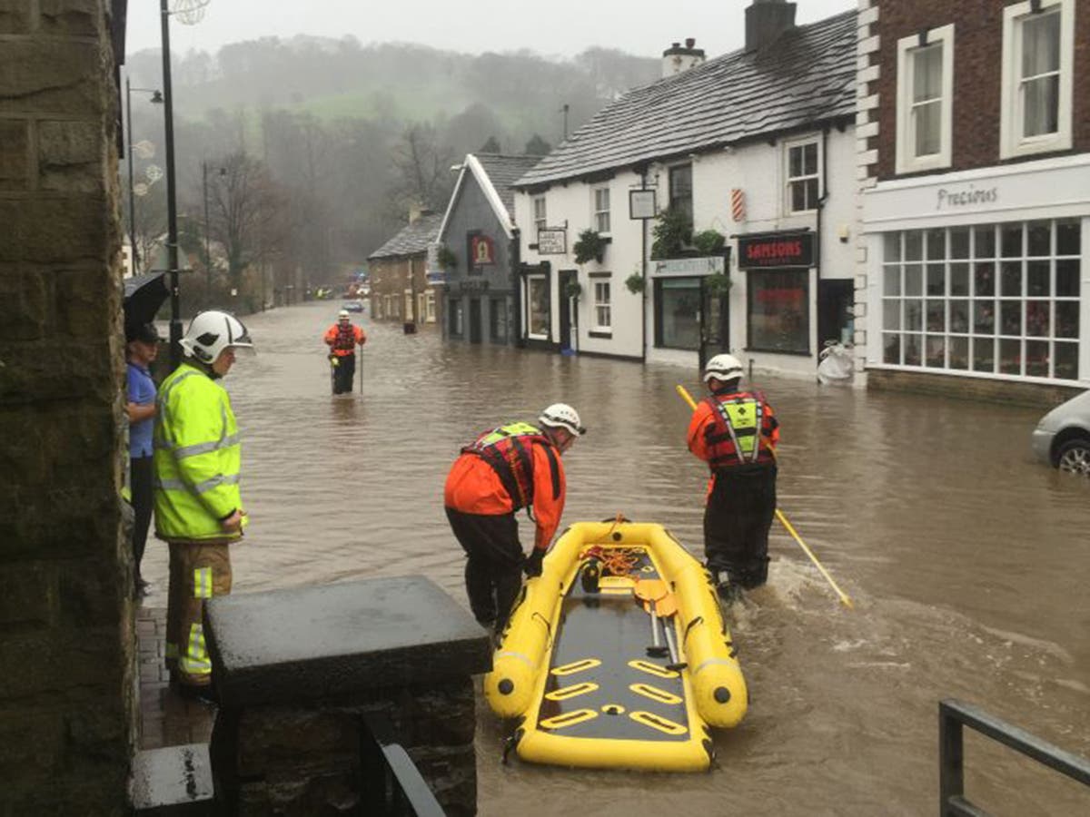 Uk Flooding Lancashire Villages Left Counting The Cost As River Calder Bursts Its Banks The 7565