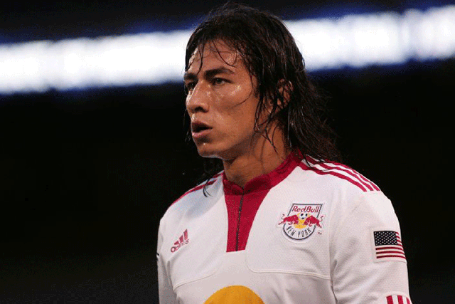 Alfredo Pacheco #16 of the New York Red Bulls plays the ball against the Houston Dynamo at Giants Stadium in the Meadowlands on May 16, 2009 in East Rutherford, New Jersey.  Houston and New York play to a 1-1 Tie. 