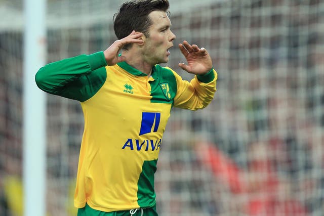 Jonny Howson celebrates putting Norwich 1-0 up