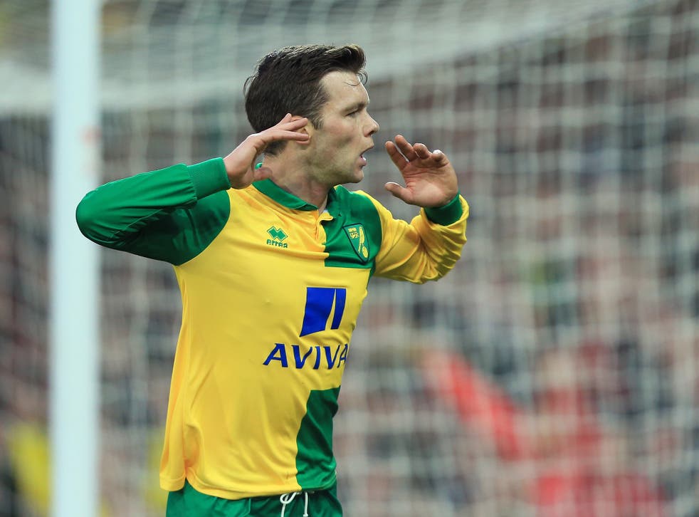 Jonny Howson celebrates putting Norwich 1-0 up